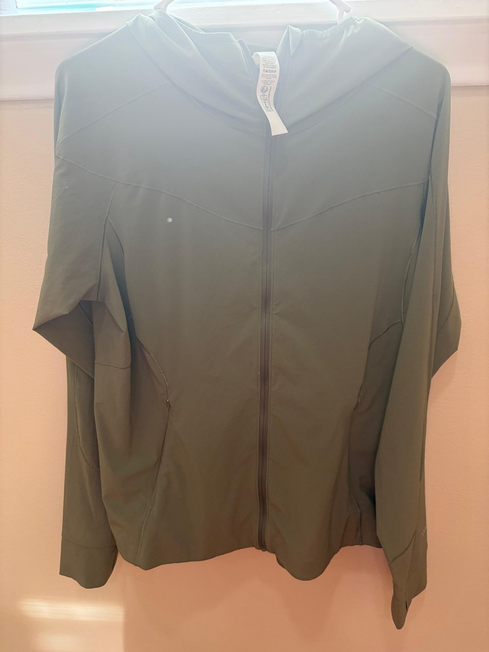 lululemon athletica Olive Green mist over windbreaker